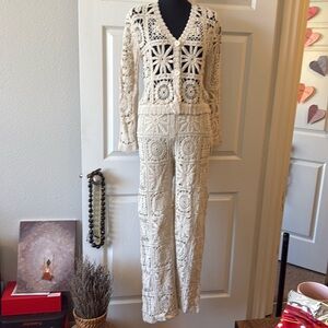 **NWOT** En Créme||Two piece crochet top and bottom, lined pants